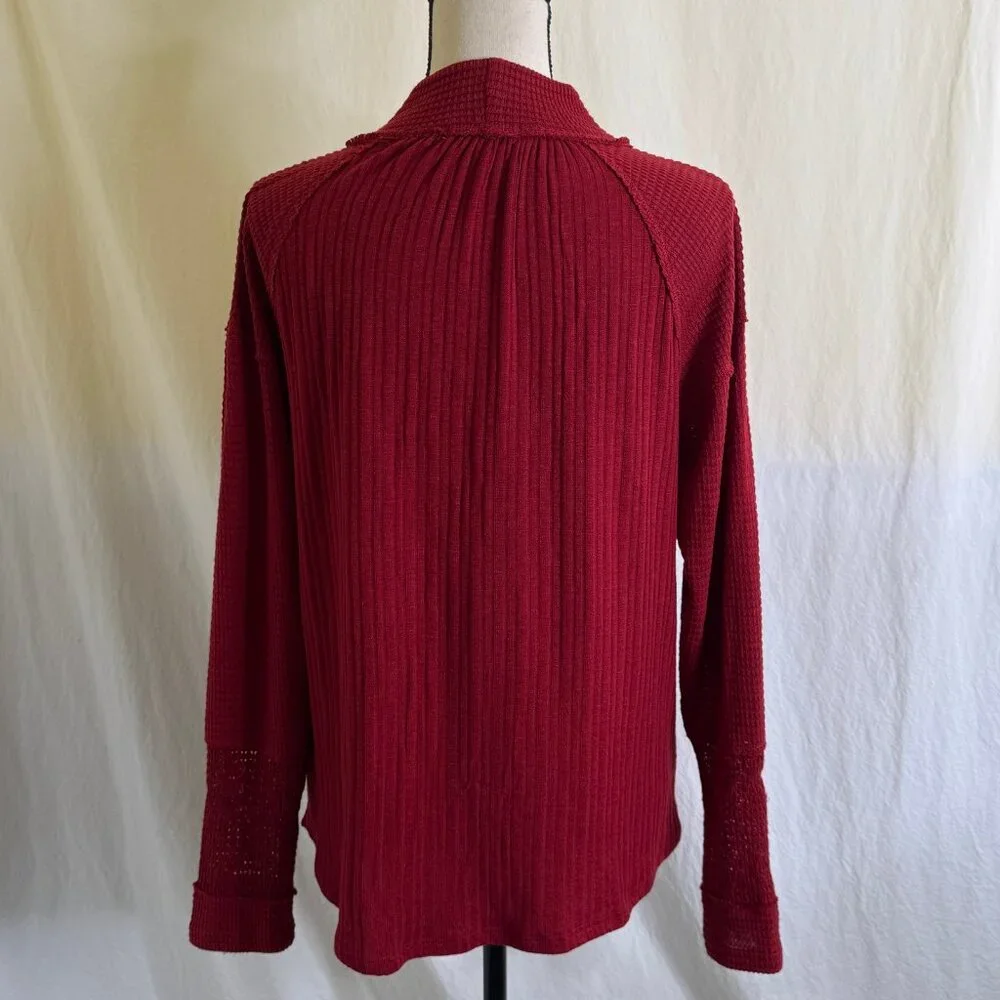 Maurice’s Burgundy Red Mock Neck Long Sleeve Top Size L Exposed Rough Seams - Picture 3 of 8